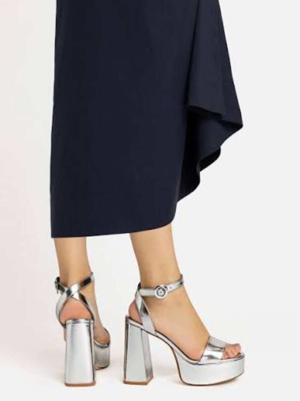 NWOT Larroudé Silver Specchio Dolly Platform Sandal Heel Size 9.5 $375